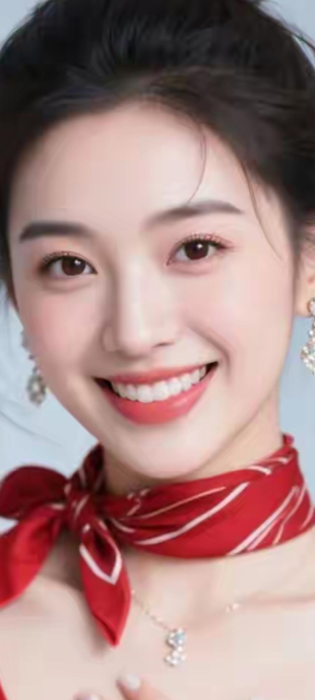 甜美笑容，红丝带飘逸，闪耀耳环，优雅气质！🌹✨