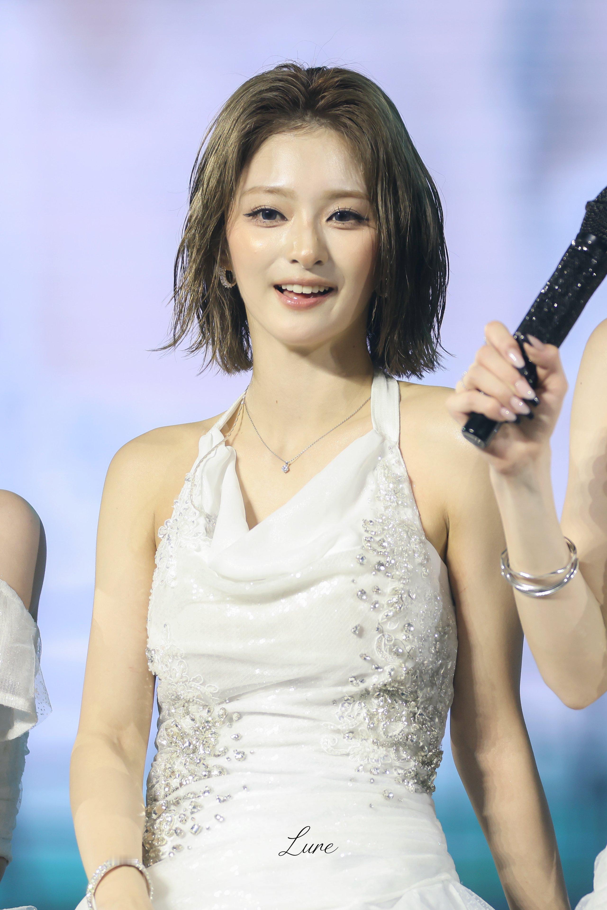 李娜炅[超话]  🐣氧气笑颜李娜炅 260905 亚巡首尔场D2 饭拍高清 ©