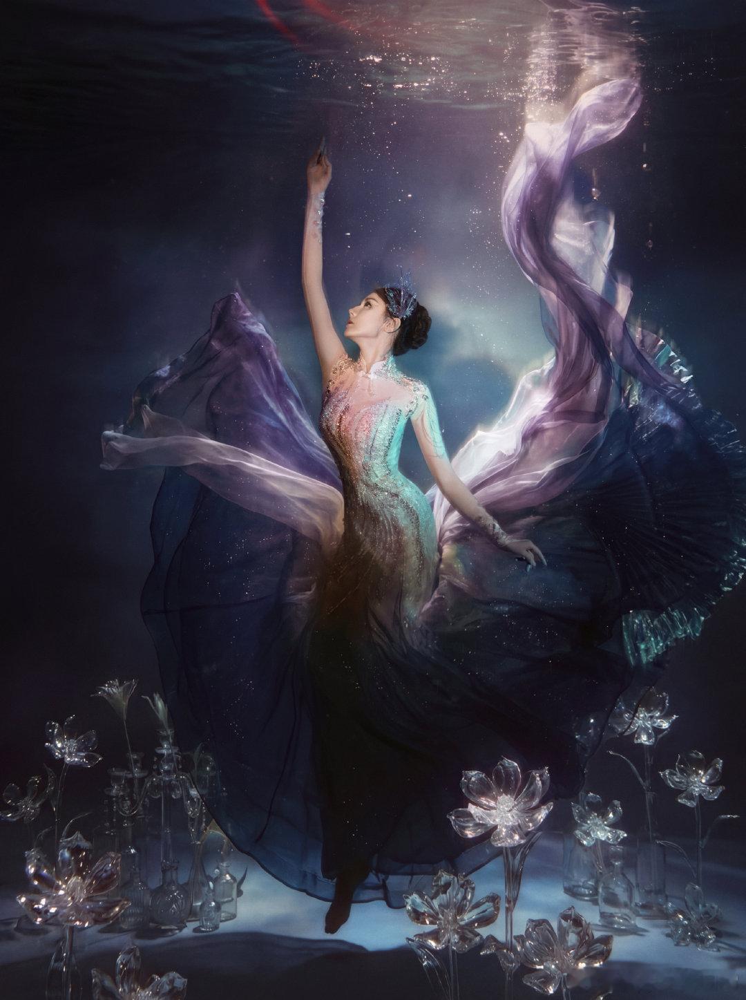 迪丽热巴人鱼公主之前说迪丽热巴是人鱼公主，是粉丝滤镜。今晚央视直接盖章“官方人鱼