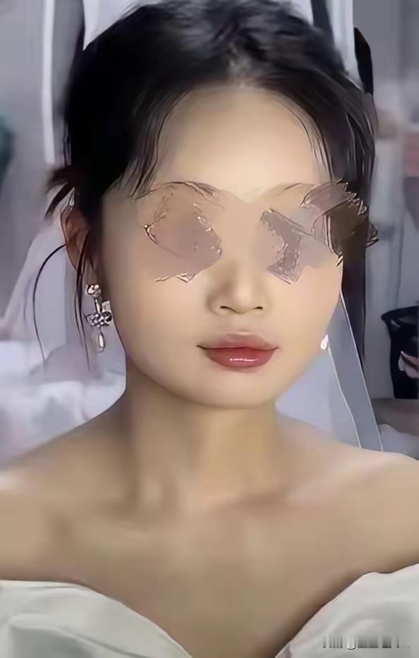 什么婚礼现场空无一人

遵义婚宴22桌人提前走：新娘的仪式感，终究没敌过宾客的饥