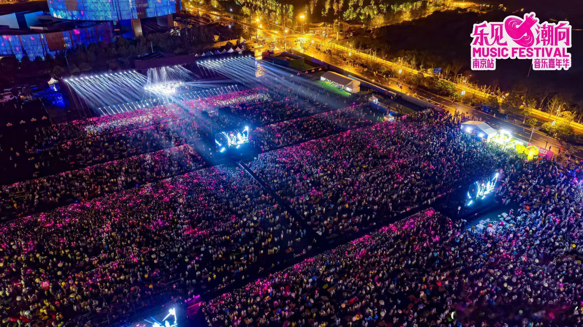 汪苏泷的兵把音乐节开成演唱会 别人的音乐节是拼盘，汪苏泷的直接变成专属演唱会，粉