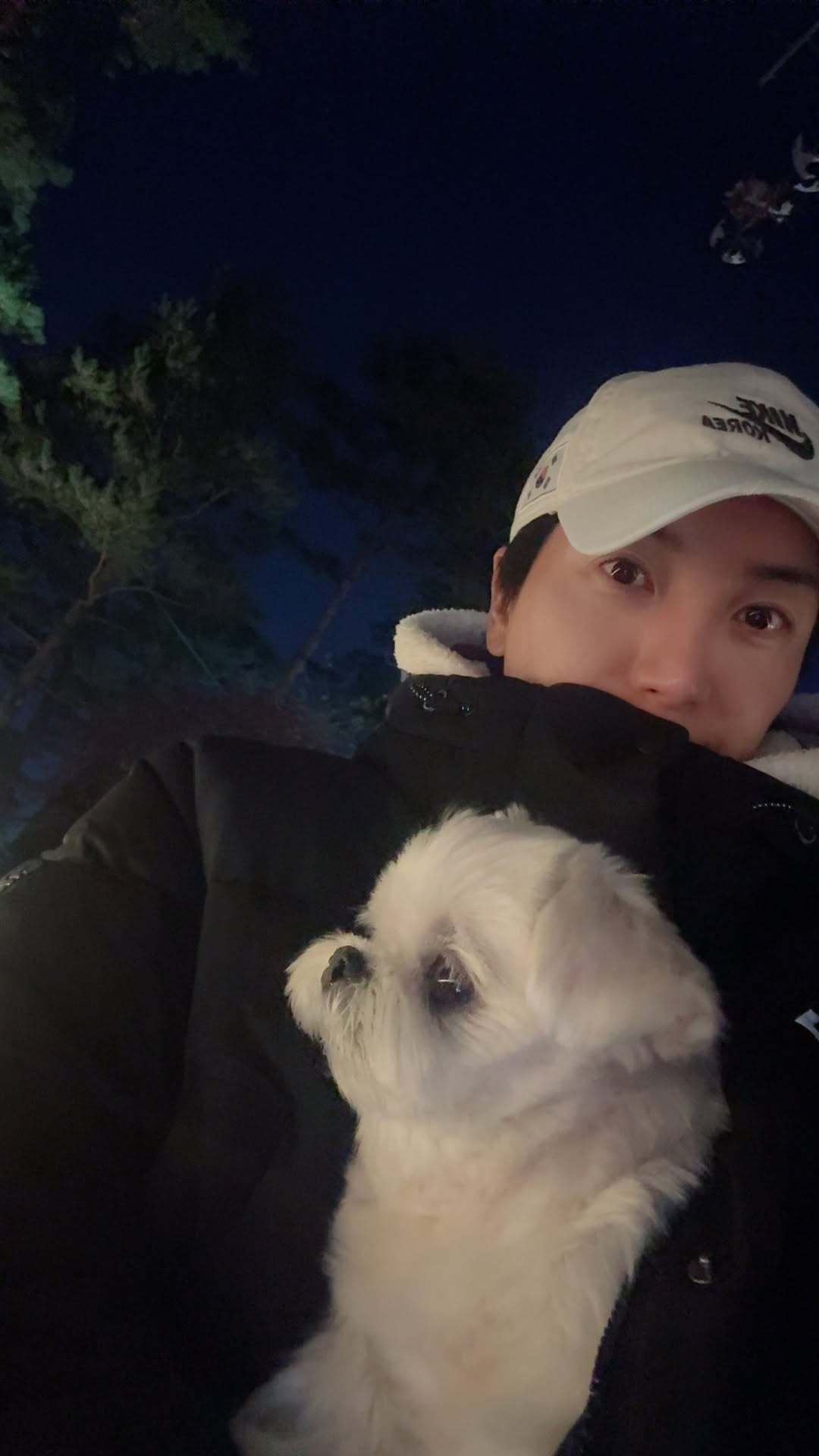 “CB百蓝_。251209利特 ins story更新： 