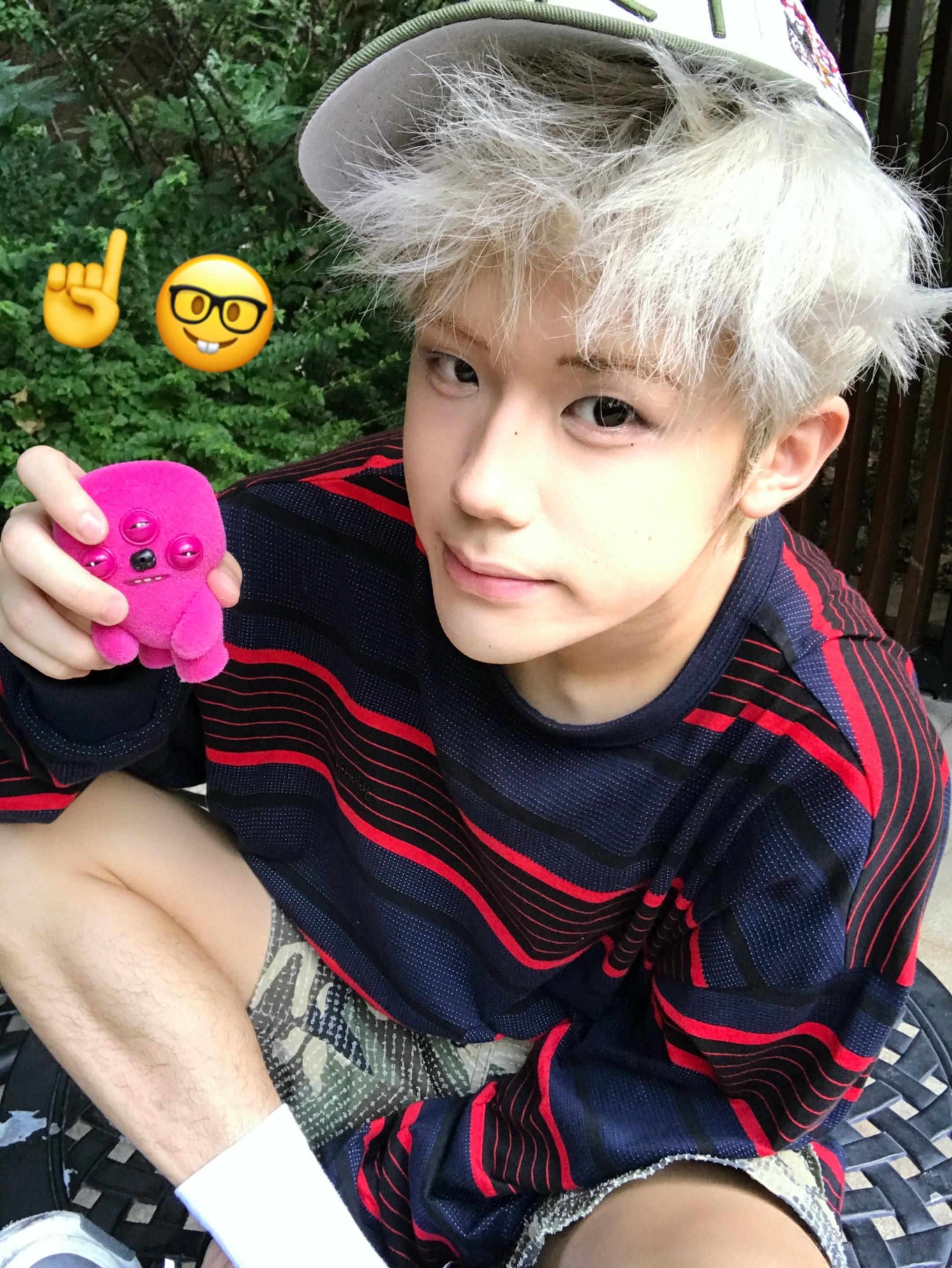 我想变成黑色，这样你一闭眼全都是我了>_<