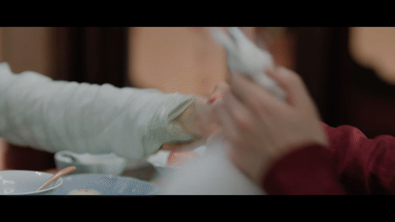 姐狗迎来史诗级加强 贺思慕的清醒沦陷，就像在黑暗中点亮了一盏明灯，让我们看到了爱