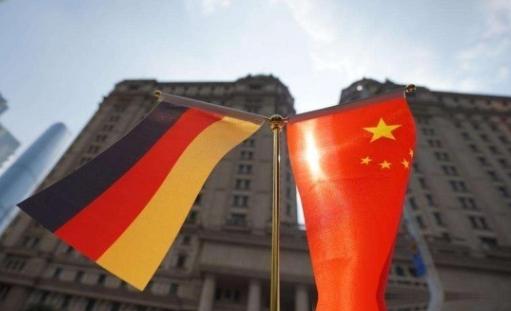 “滚回自己的国家！” 一乌克兰难民本想来到中国避难，结果发现在中国不工作就没有钱