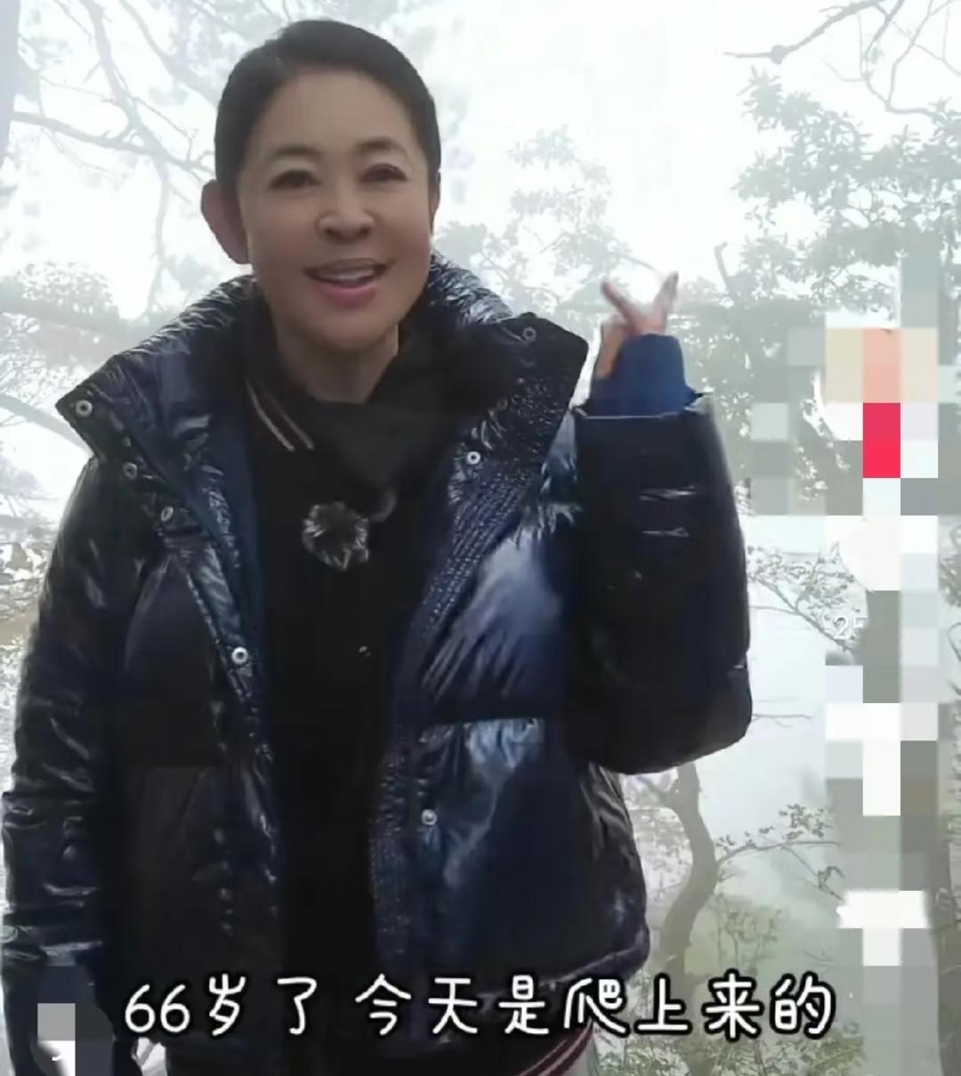 这两天是怎么了？
怎么一个两个老演员集体回春了
先是李连杰，再是洪金宝，然后是倪