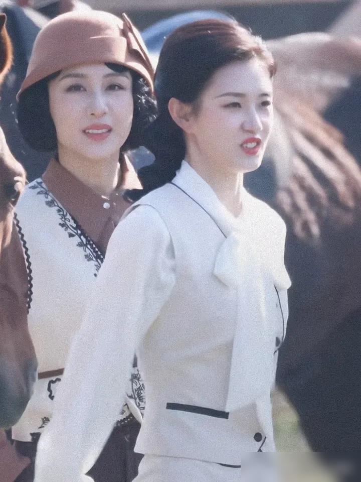 郭宇欣《玉簟秋》路透，大家发现没？郭宇欣的这张脸去演短剧，不说艳压群芳，但真的有