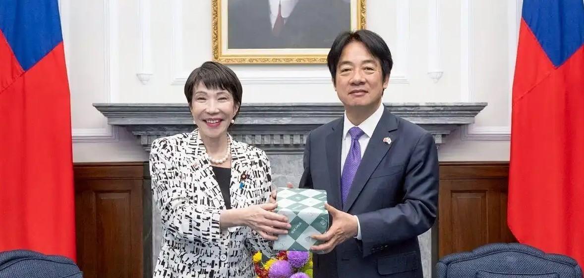 能干满一年，我算她厉害！很多人都在预测，高市早苗在日本首相的位子上能干多久？要我