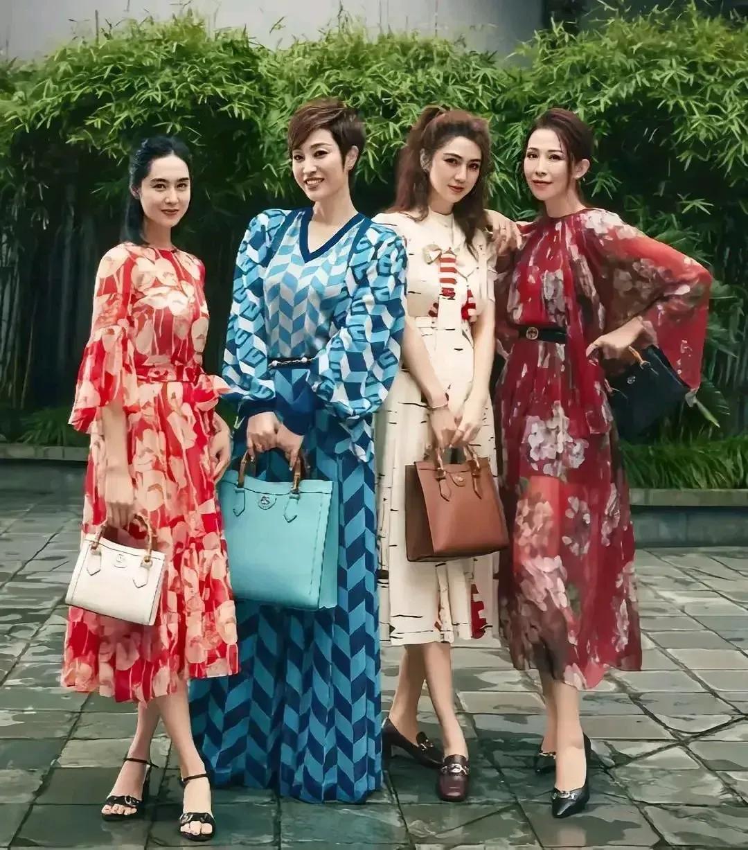 香港四大女闺蜜，看来看去就数皇后最漂亮了