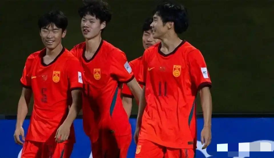 加油，中国U 17男足[加油]
[玫瑰][玫瑰][玫瑰]
将与日本争冠军，
强强