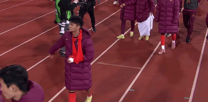 体坛：蒯纪闻左臂骨裂，刘浩帆韧带受伤，张瑷晖鼻骨骨折