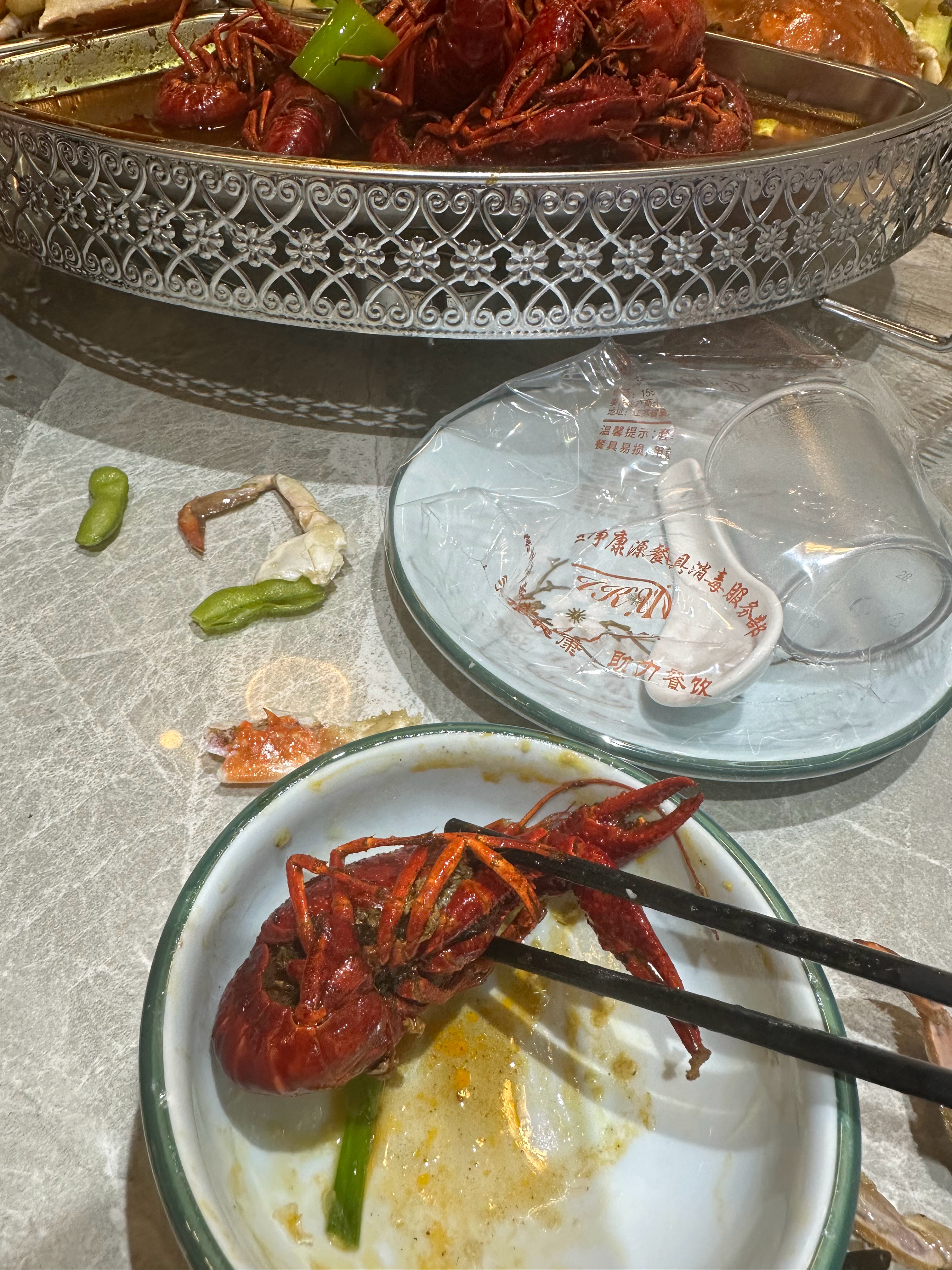 周末来个龙虾🦞+梭子蟹拼盘十三香没有蒜泥的好吃，失误了，梭子蟹还行 