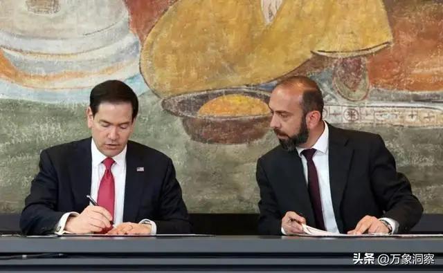 装都不想装了，鲁比奥与亚美尼亚外长直接在机场候机大厅签置条约！

5月26日，美