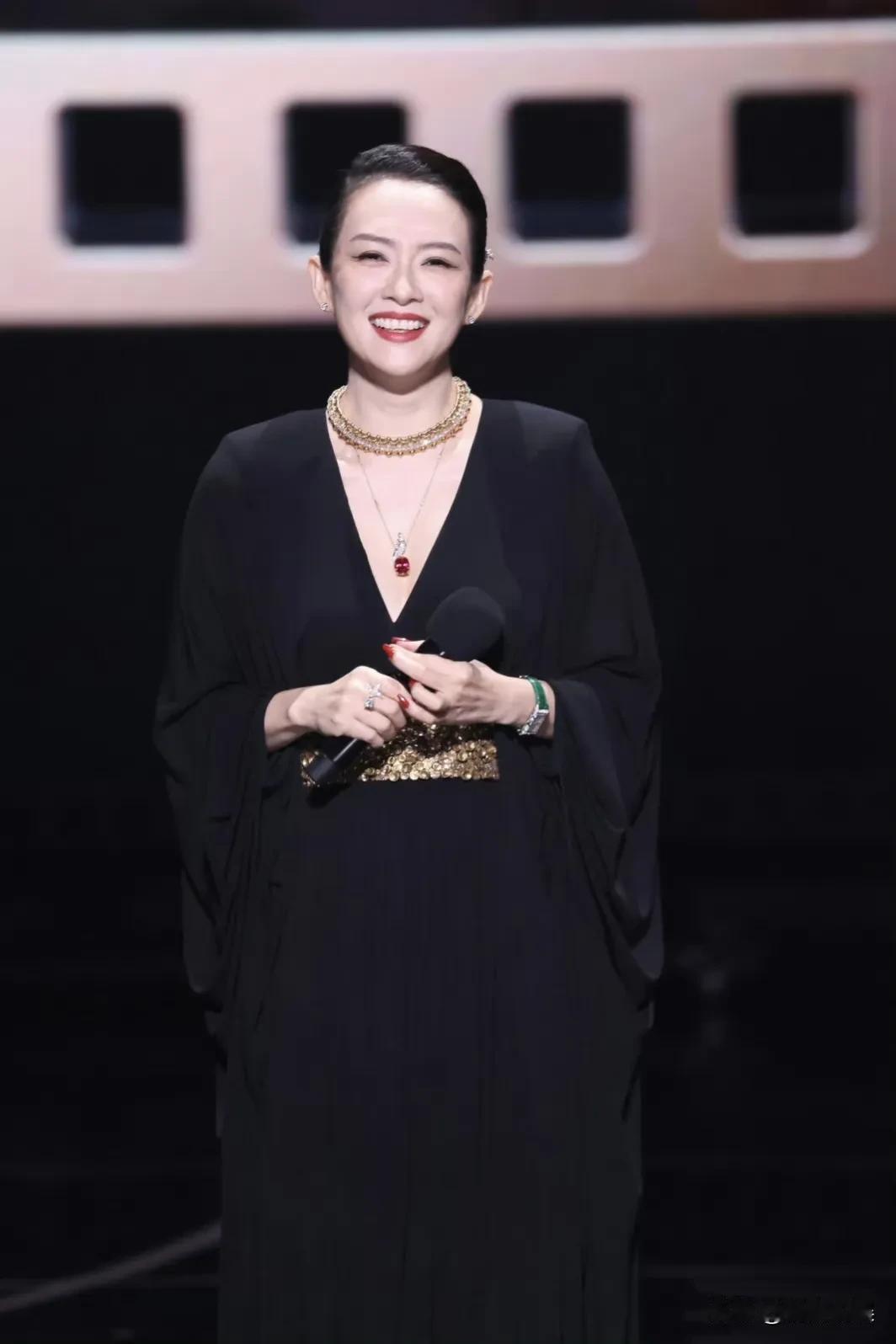 我感觉章子怡不会再结婚了，
不是她年纪大了，也不是她颜值后退了，而是感觉娱乐圈里