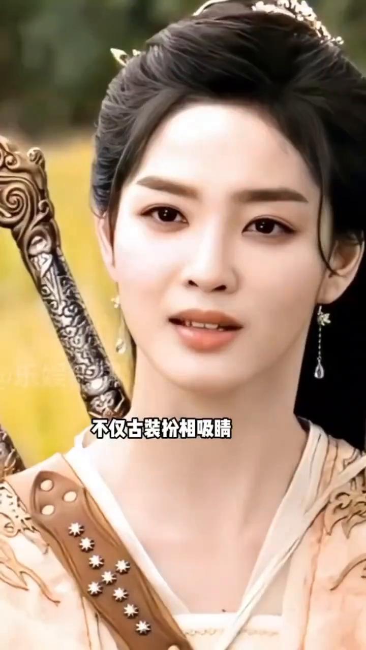 配角出圈：张凯莹。
乐娱新翻。
估计导演也没有想到，只是找个名不经传的小演员张凯