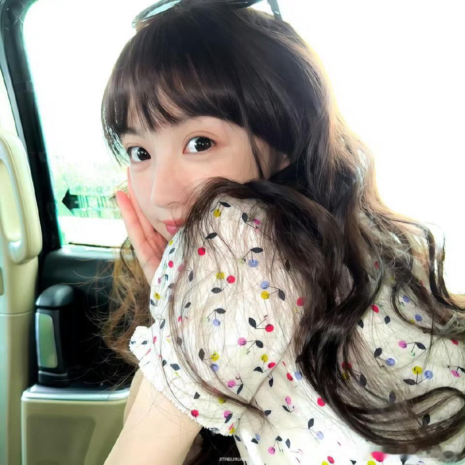 可可爱爱的田曦薇