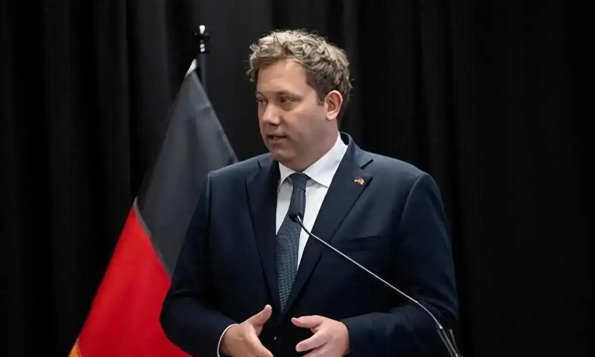 德国财政部长克林拜尔近日在萨克森-安哈尔特州的一场竞选活动上声称，中国“无视全球