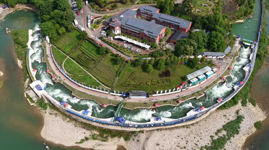 5月14日，2026亚洲皮划艇激流回旋锦标赛单人划艇决赛在贵州凯里下司收官，中国