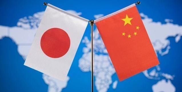 伊朗一夜炸醒日本！日本原本以为，中东战火和中国军力发展，是它突破和平宪法、实现再