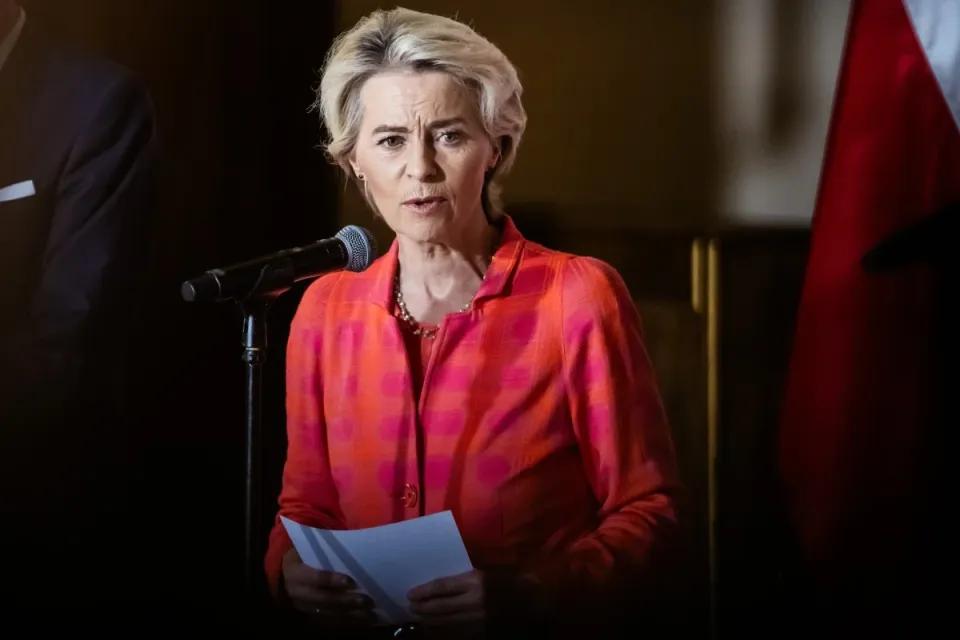 欧盟一些政要甩锅的本事甚称一流。
欧洲这操作真是让人摸不着头脑，经济上依赖中国，