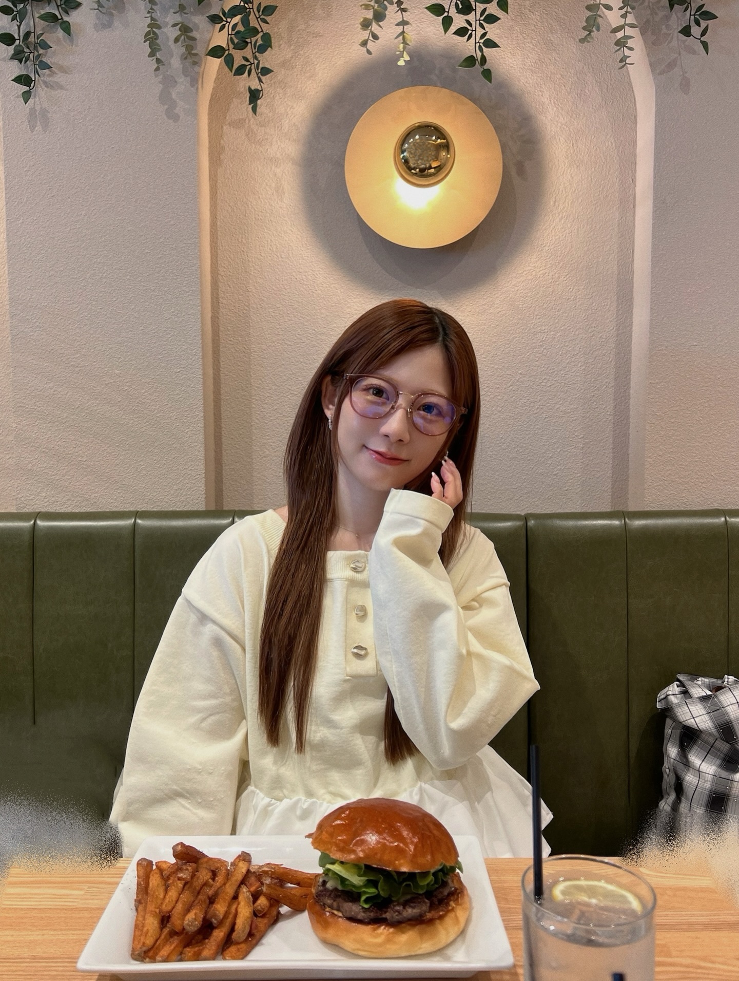 東村芽依🍓「ネモフィラ行けた🩵💠🩵」meigram
