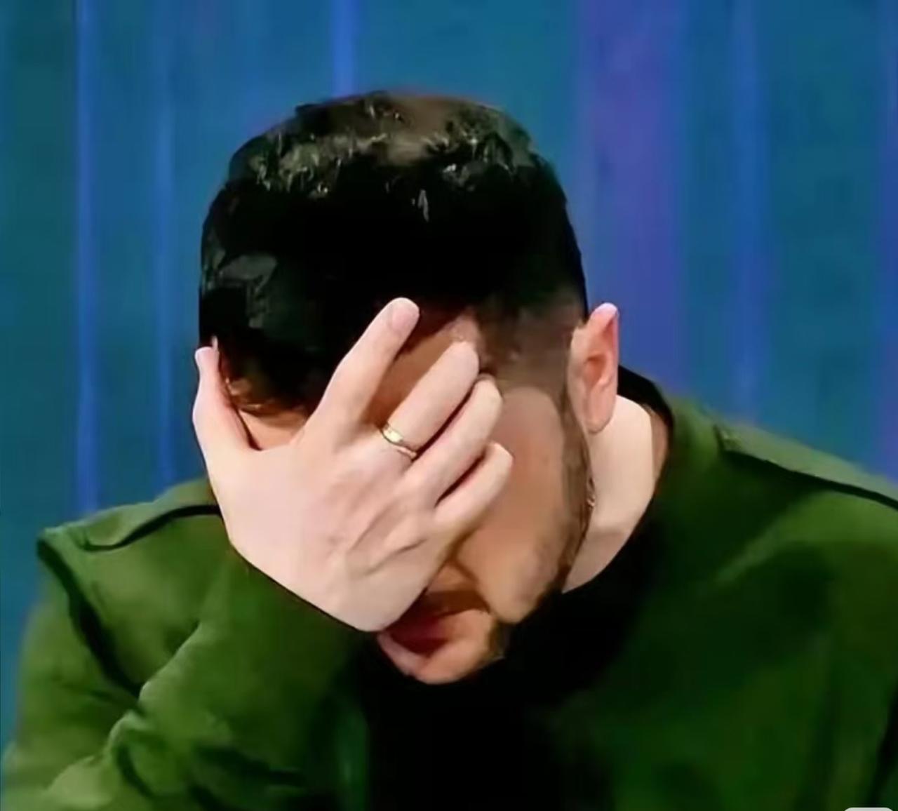 泽连斯基这个安全外包概念倒是挺新颖!

把国家的防务打包，让别人来买单。

但这