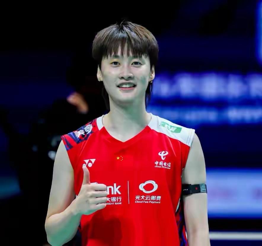 陈雨菲对阵因达农取得交手4连胜，因达农的两局得分分别是13、14，还怪浪漫的。[