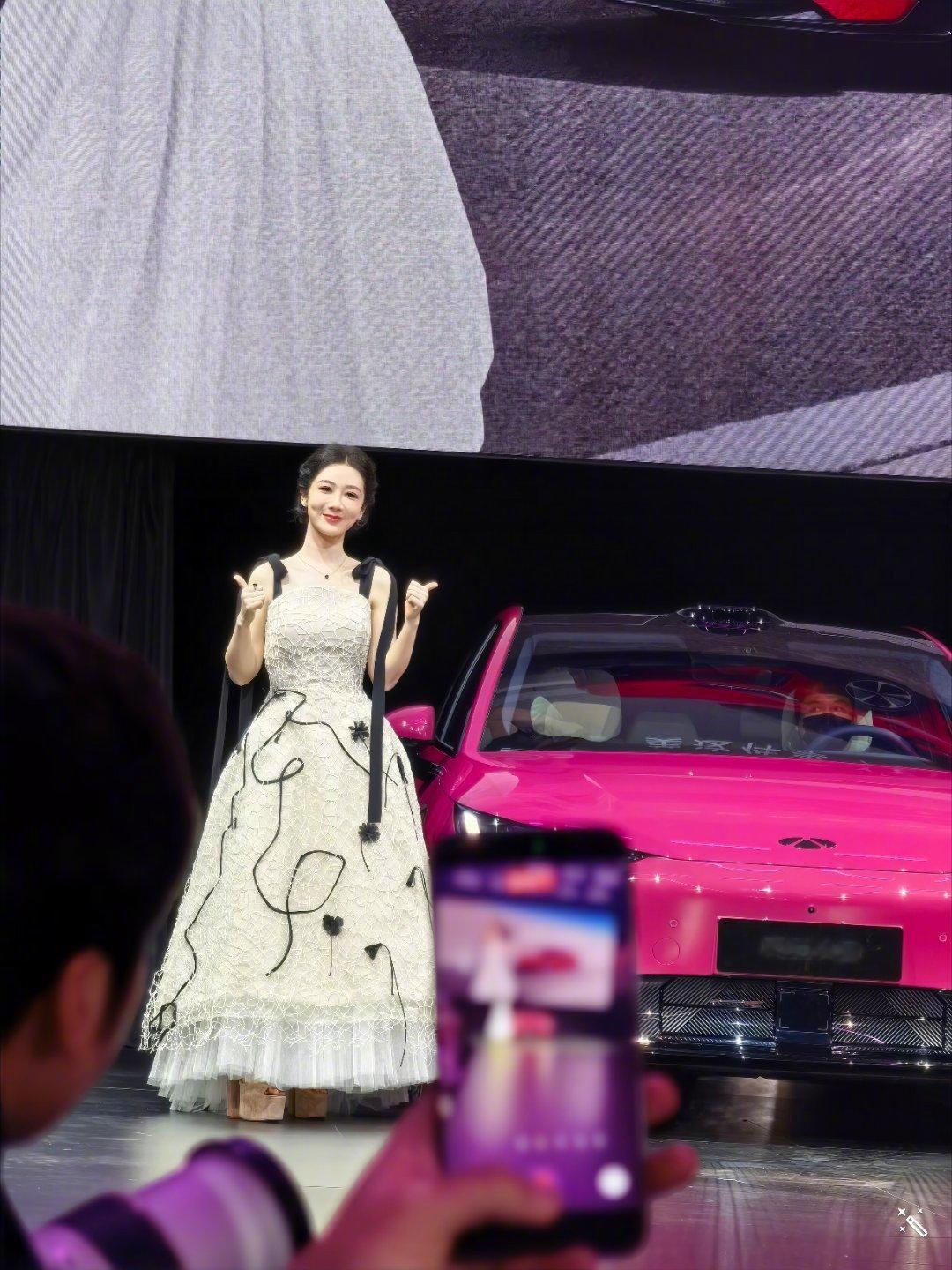 奇瑞A9好看，杨紫老师太美了，恭喜拿下白玉兰最佳女演员！ 