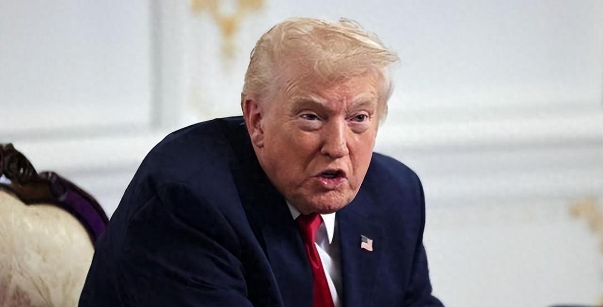 解放军环台军演刚启动，特朗普就在公开场合说中国不会收台，还强调中美关系很好。战机