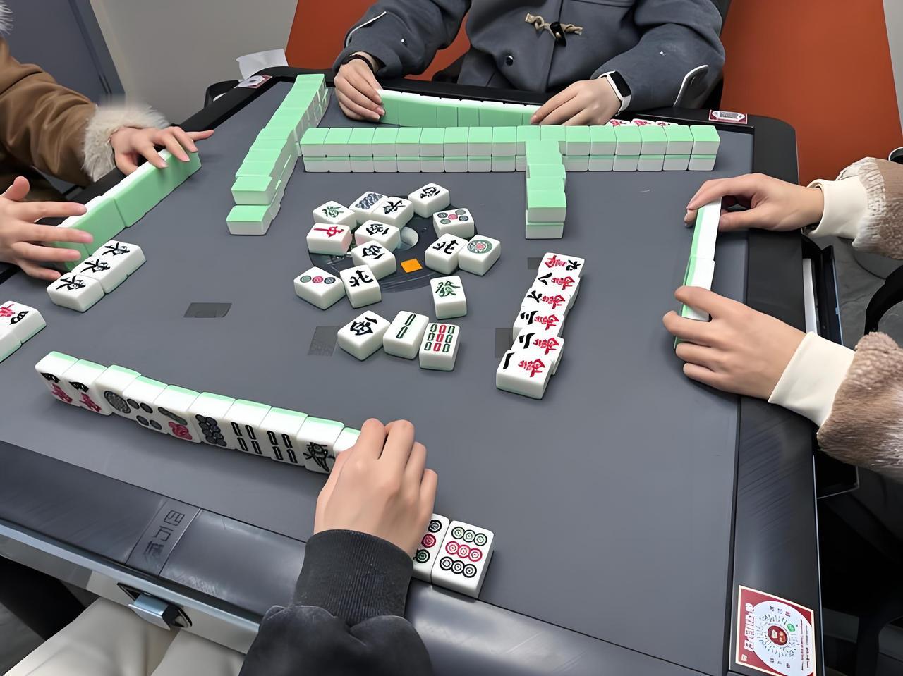 堂哥爱面子爱得要命，本来在外面打工就没挣多少钱，但每年回老家过年，必须装出一副混