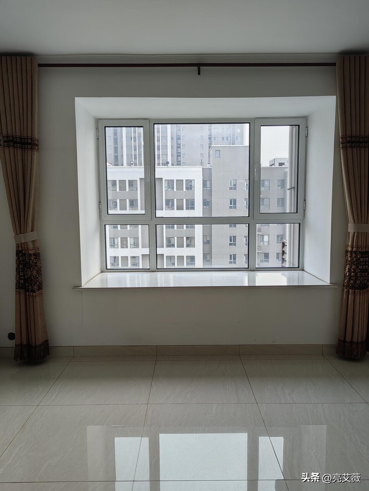 今天我给新买的房子做了保洁。
我买的是一套120平方带装修的二手房，我是2026