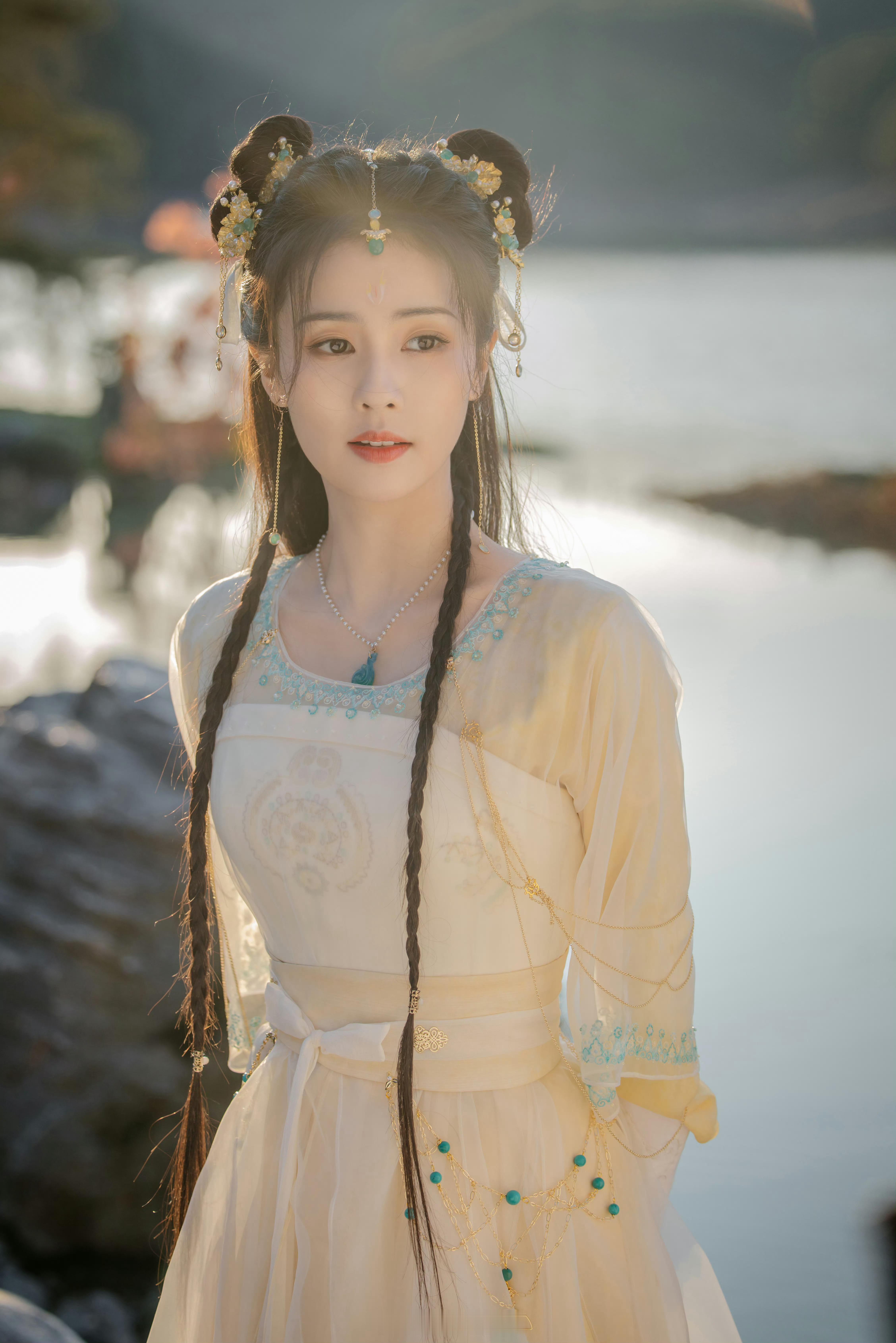 提到内娱神女，那就不得不提白鹿的黎苏苏啦！真的超好看的！[期待]内娱神女降级史 