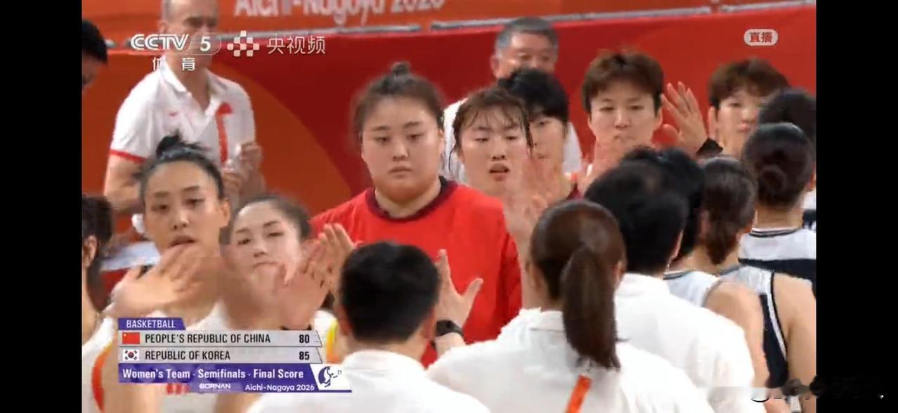 亚运会女篮半决赛，中国女篮80比85不敌韩国女篮，遗憾输掉比赛，无缘决赛。
本场