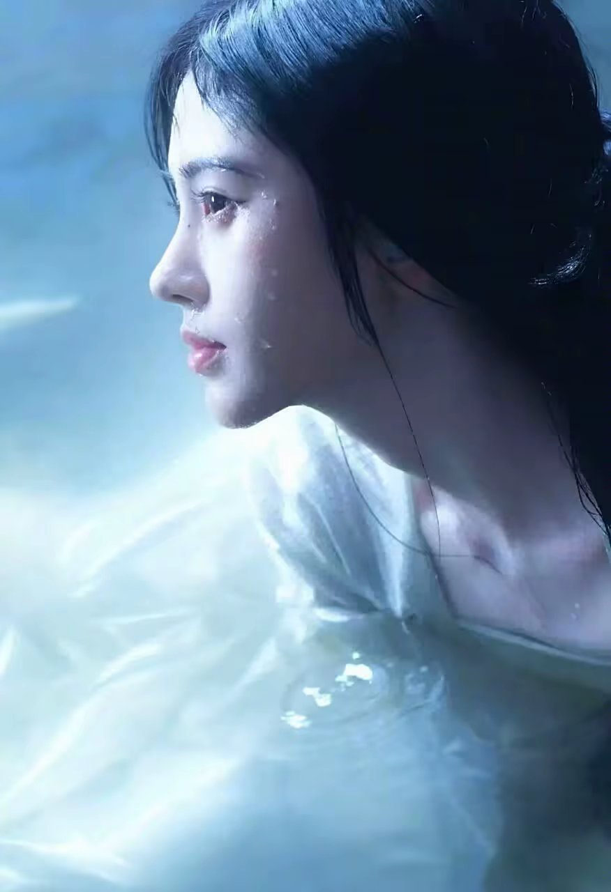 高清女头｜鞠婧祎蓝色头像｜ins风｜高级感精选女头｜明媚感女头｜头像分享 ​​​