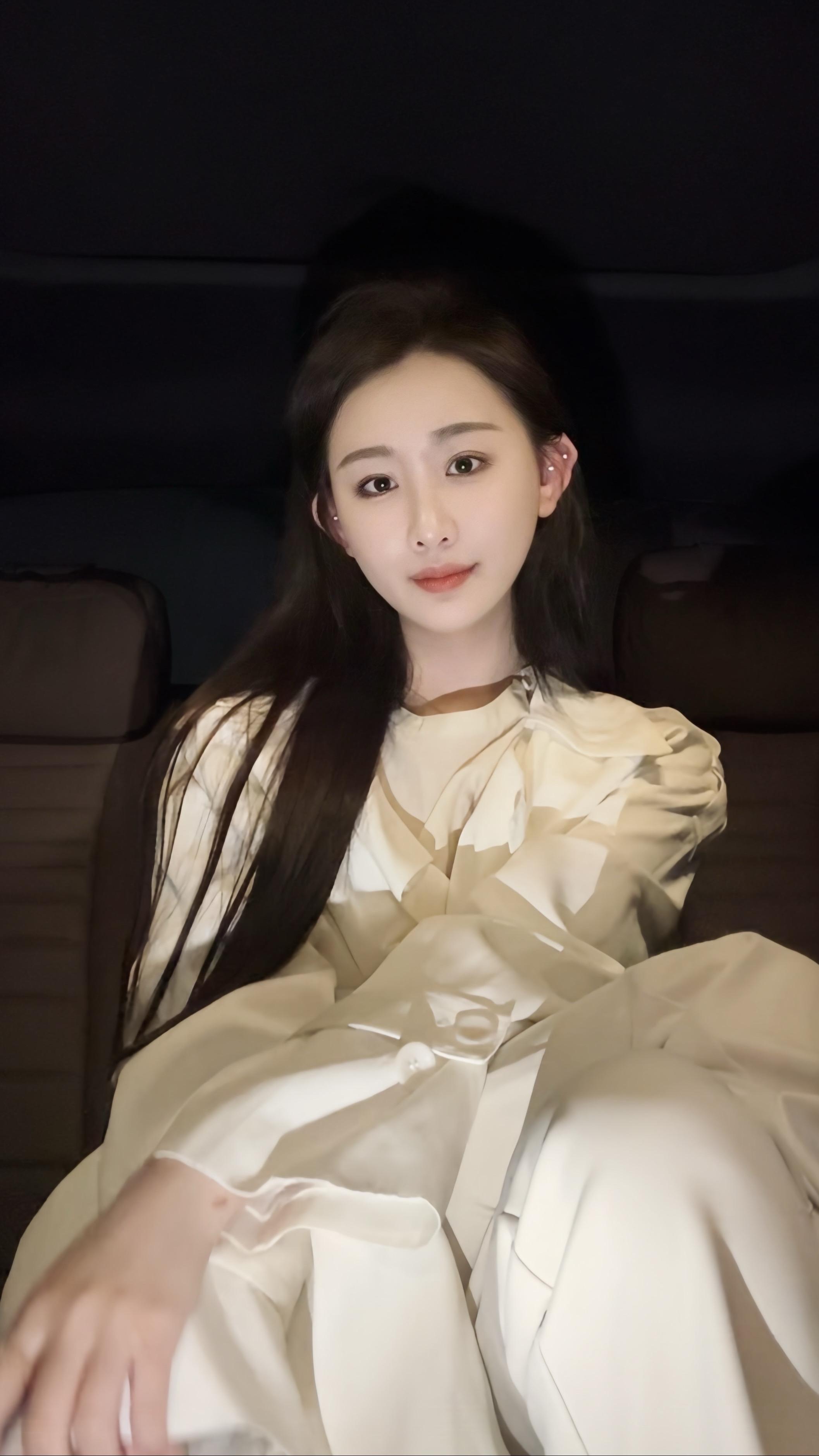 我想爱你浅浅不停息 繁星在春天里 逃离是你的眼睛