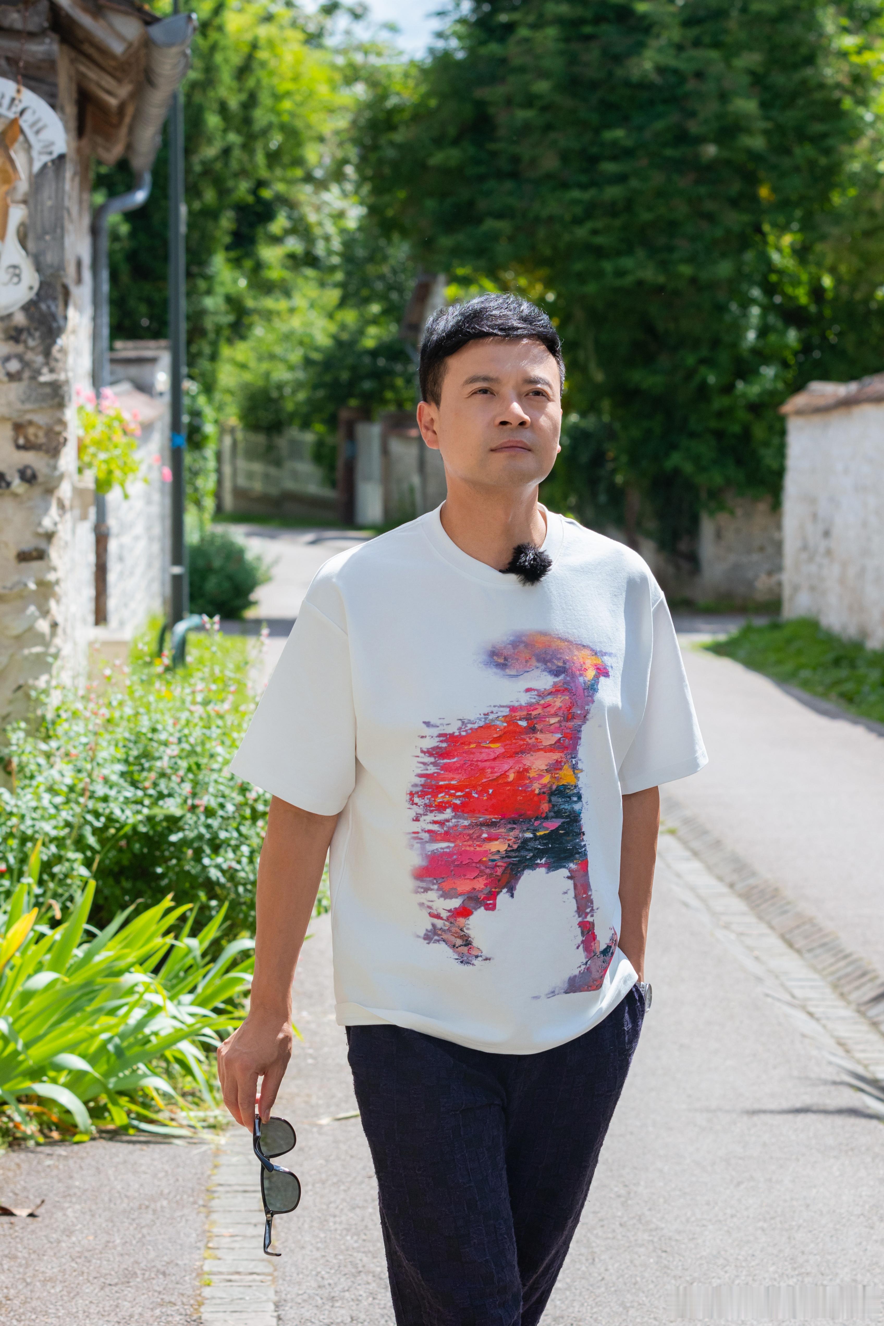 终于迎来了第一个休息日，莫奈花园初体验，感受大师的魅力！院子里熙熙攘攘大部分是外
