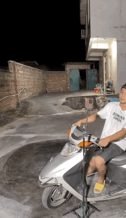 每当赛车手算是可惜了～[爱慕]