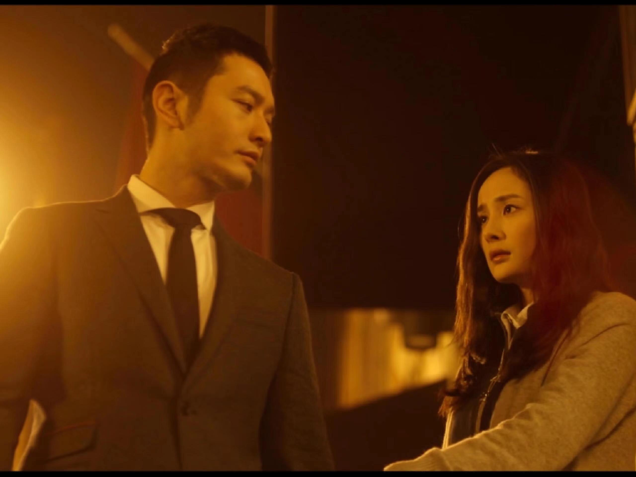 黄晓明和杨幂还演过电影版何以笙箫默，但是电影版演的没有那种虐恋的感觉 ​​​
