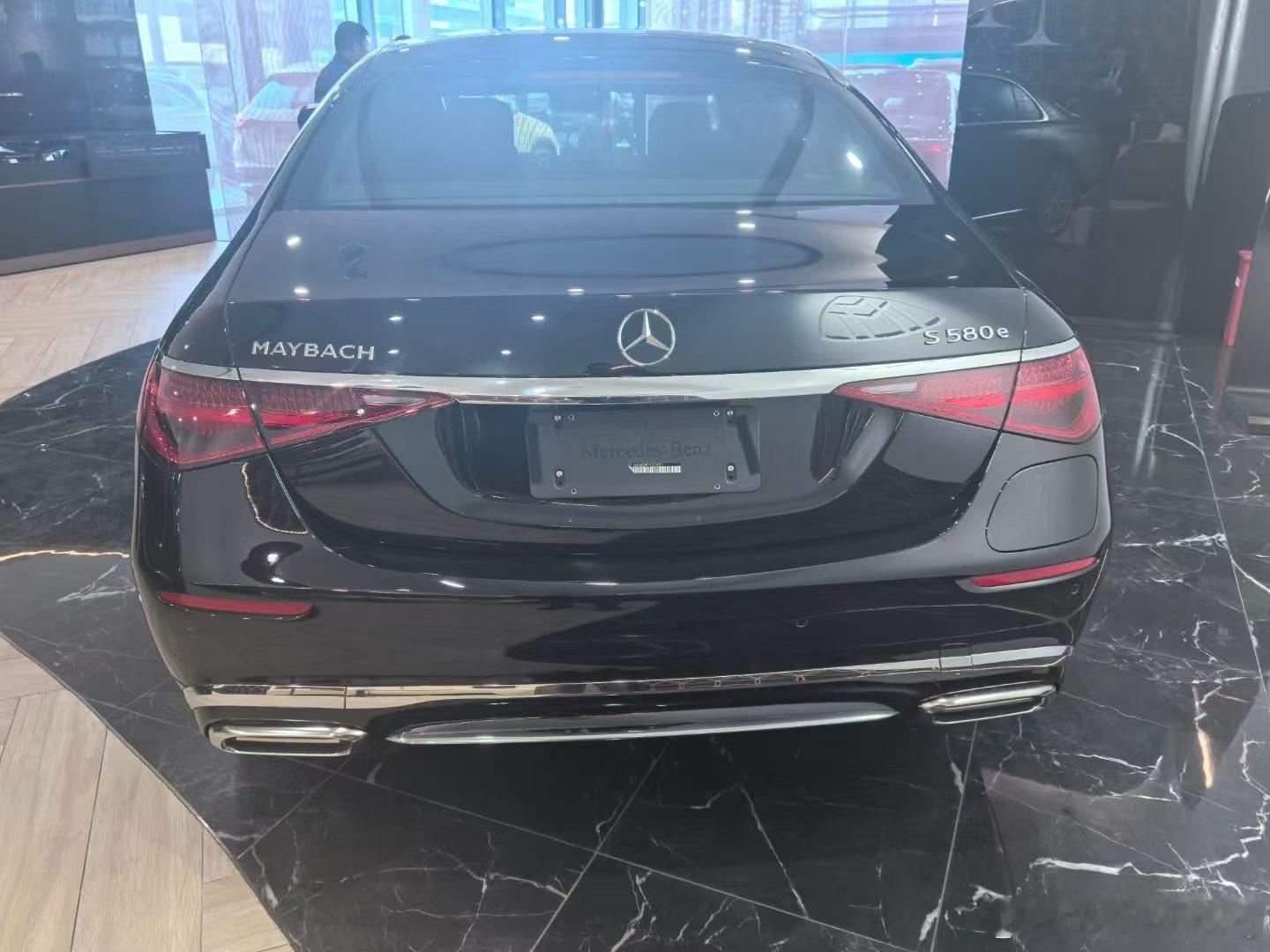 迈巴赫S580e 黑车黑内 【这车只卖今天和明天】厂家拍卖车 我挑出来的公里数5