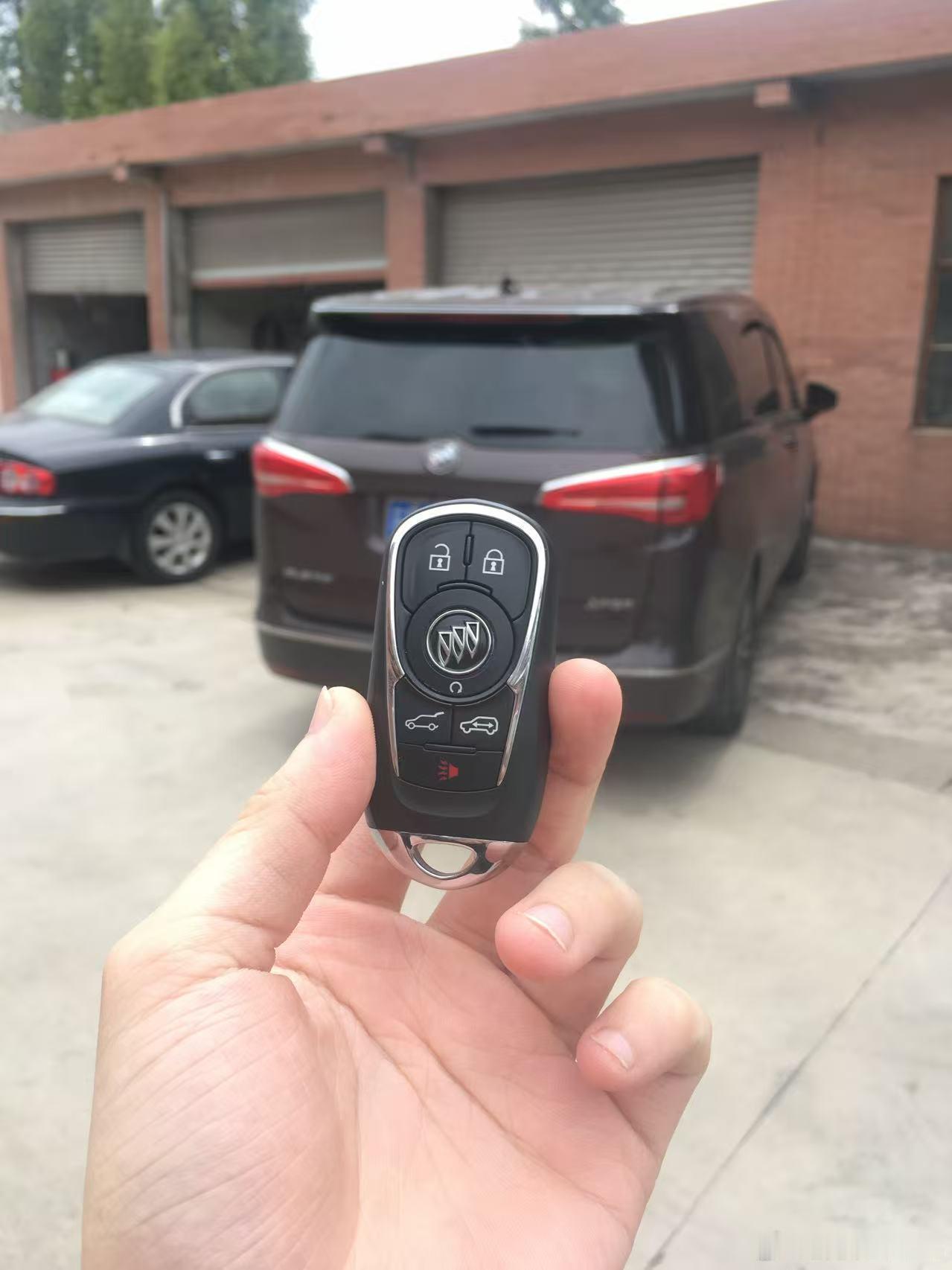 刚看到别克这条微博，挺有意思的，作为家里也有一台目前已经跑了十几万公里GL8的人