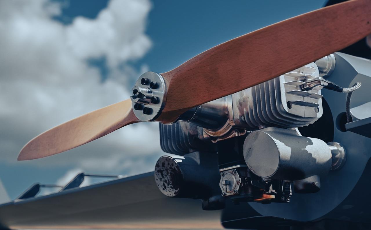 “小摩托”漫天飞