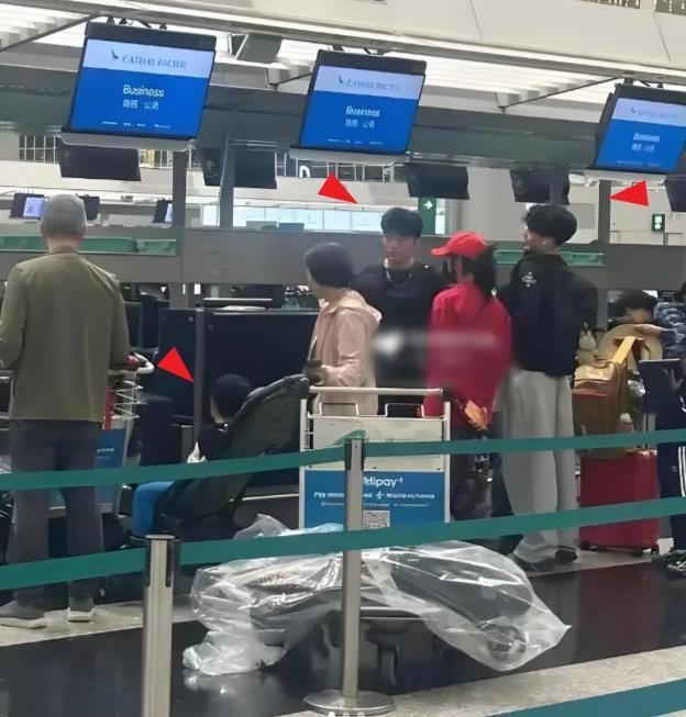 悉尼偶遇张柏芝女神还是这么有气质，人群中一眼认出！好美呀！ 