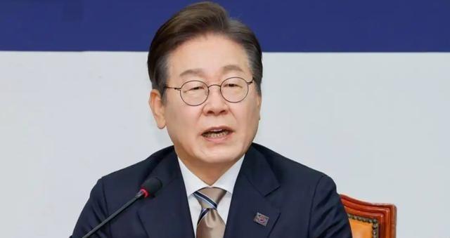 李在明，真是老狐狸中的老狐狸。特朗普要求韩国给美军掏出100亿军费，顺便帮助美国