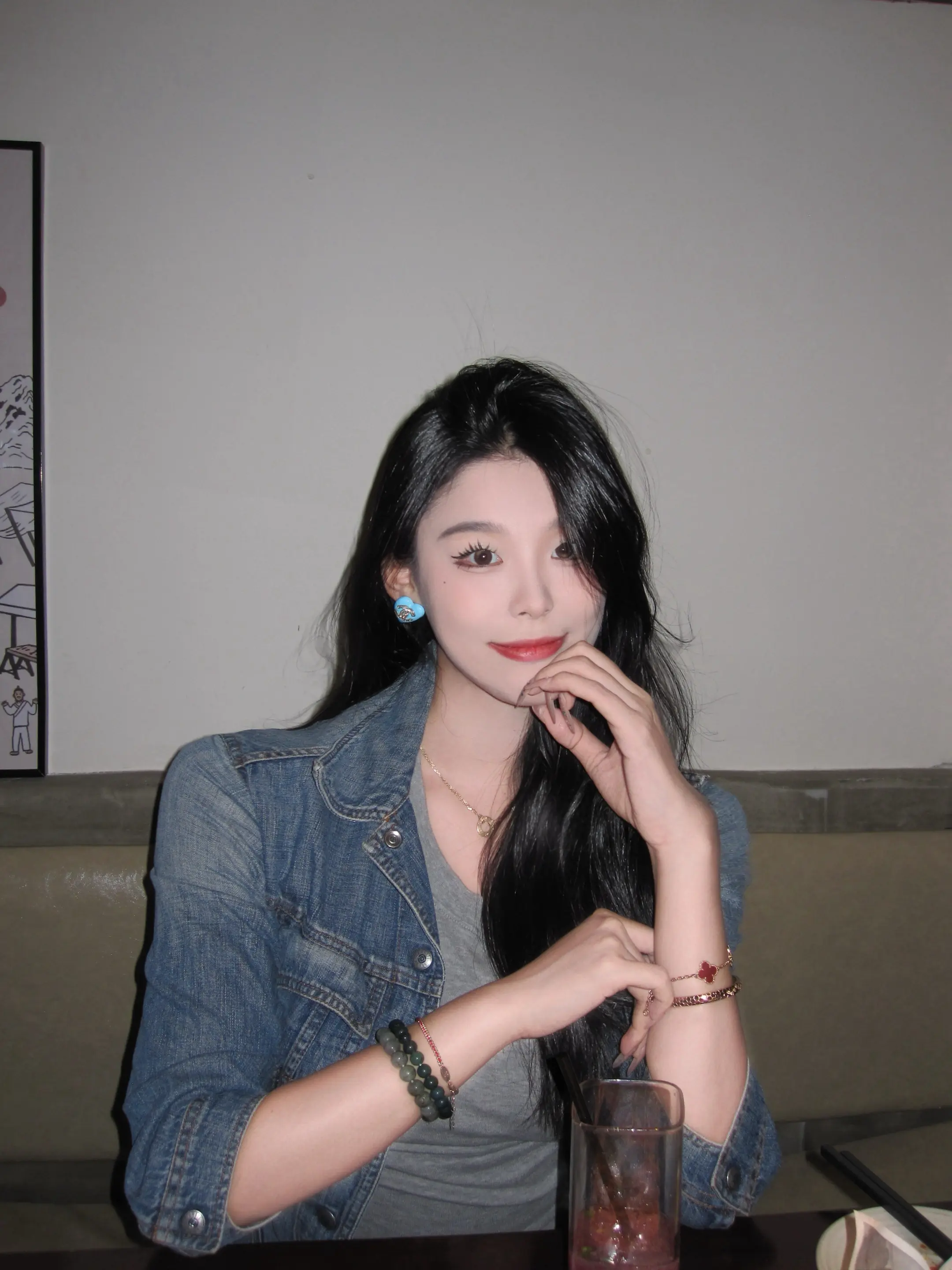 那天我盯着你看了许久 我在想 我们还有几面可以见