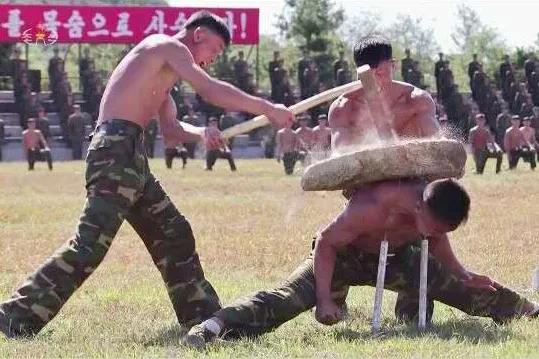 抱大腿不丢人，要说还得是朝鲜，对俄立场坚定不含糊！
昨天，
朝鲜外相发言称朝鲜将