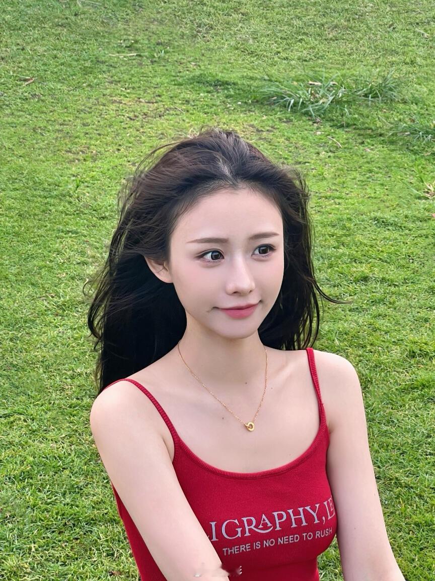这些年，难得见到一个这么头脑清醒活得这么通透的年轻人，不进圈就对了，在自己的公司