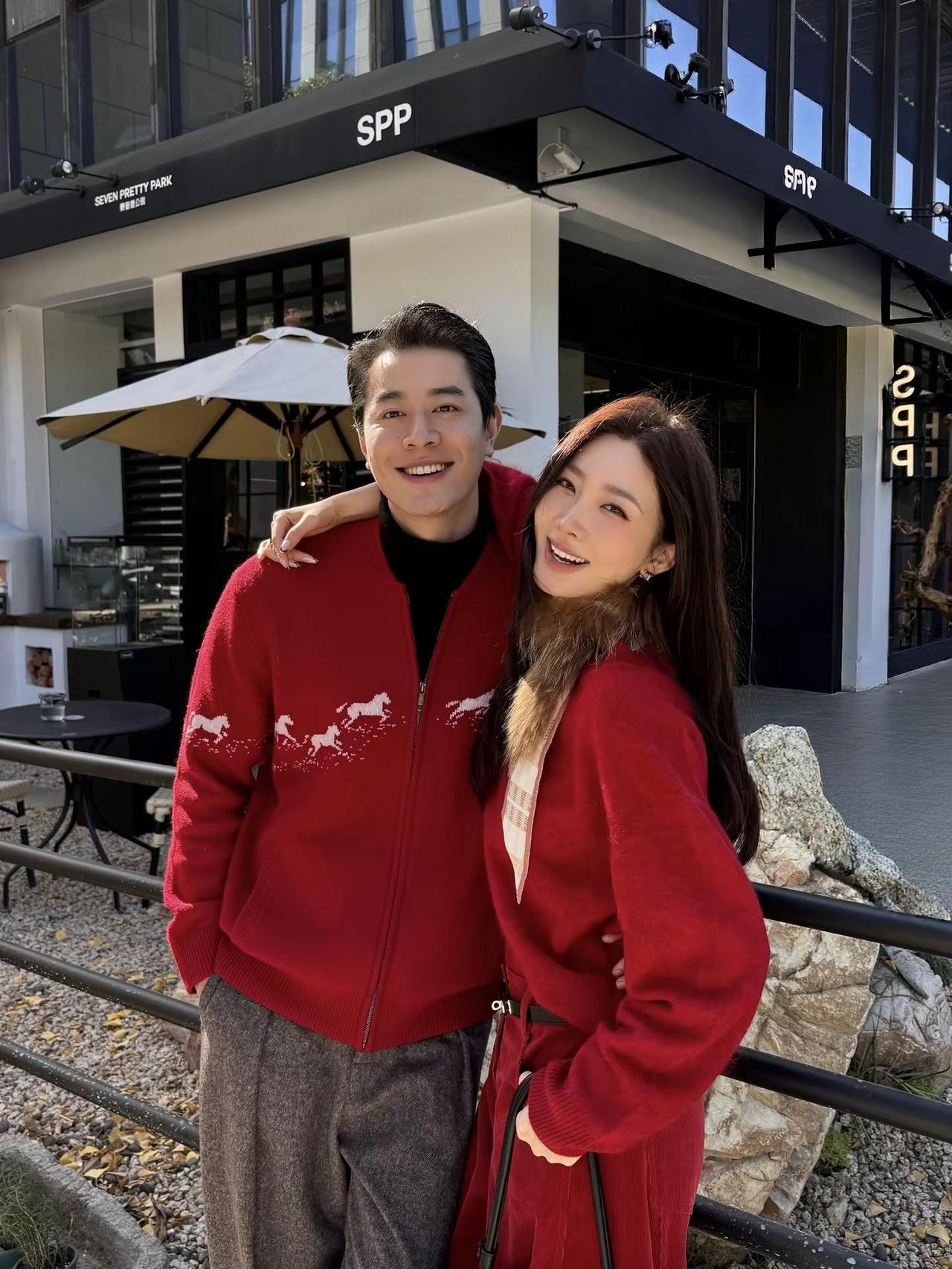 爱藏在每个日常的细节里♥️。情侣装