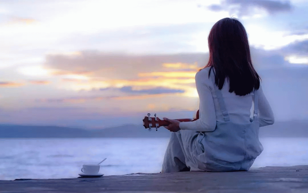 爷爷奶奶已经80岁了，今年开始，奶奶突然闹着和爷爷离婚，大家突然不明白了，这么大