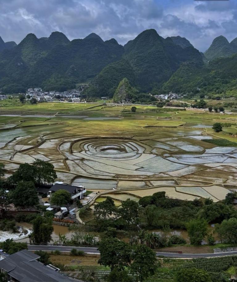 兴义随手拍｜一步一景，皆是水墨丹青
 
总有些风景，不需要滤镜，随手一拍就是壁纸