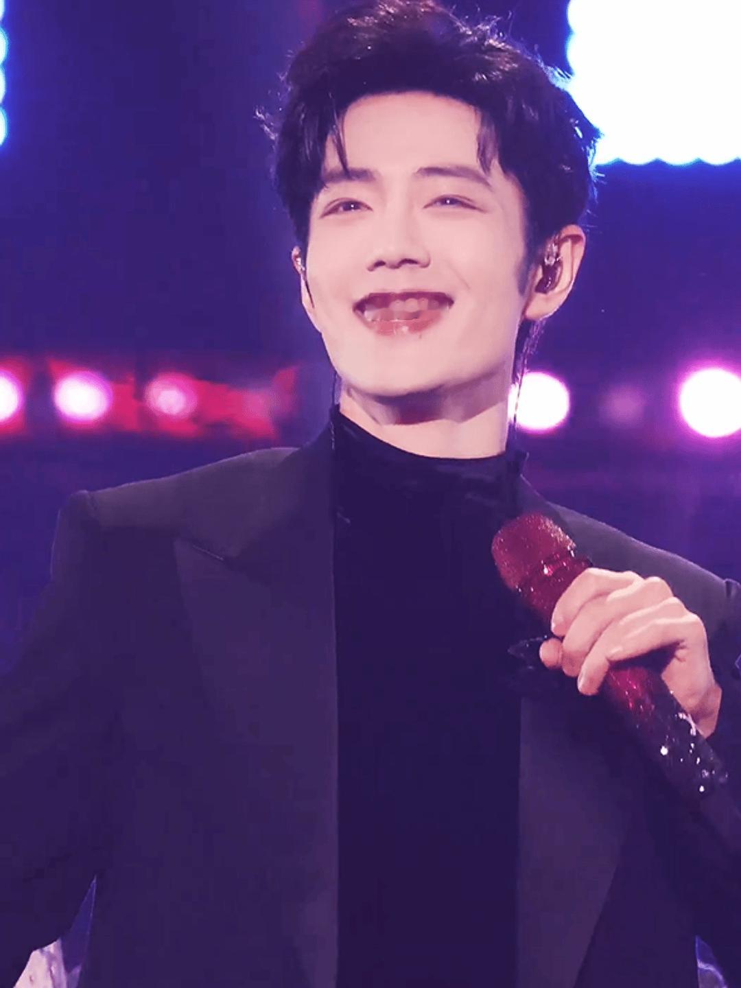 每次舞台都能刷到半夜，肖战轻点散发你的魅力，熬不住啦 